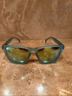 goodr unisex Matte Teal Sunglasses w Mirrored Lenses “Sunbathing with Wizards”